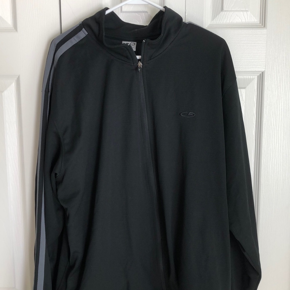 Men’s Champion zip up jacket.